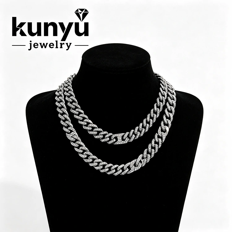 Iced Out โซ่คิวบา Iced Out โซ่คิวบา