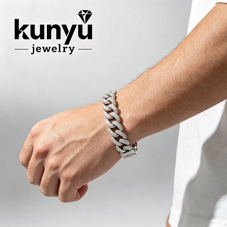 สร้อยข้อมือฮิปฮอปขนาดใหญ่